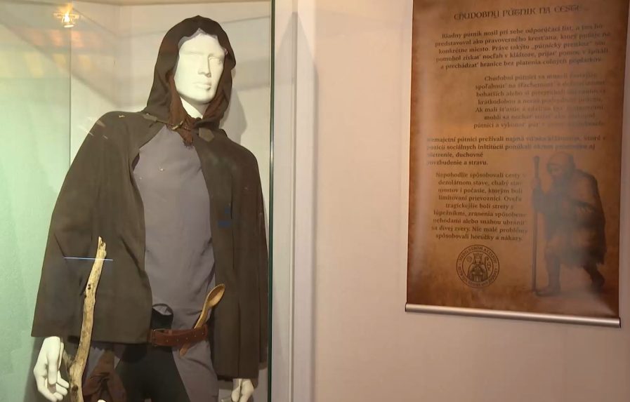 Na snímke odev chudobného pútnika.