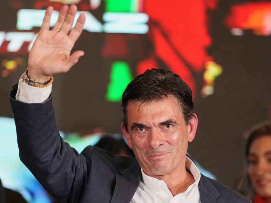 Na snímke Rodrigo Paz.