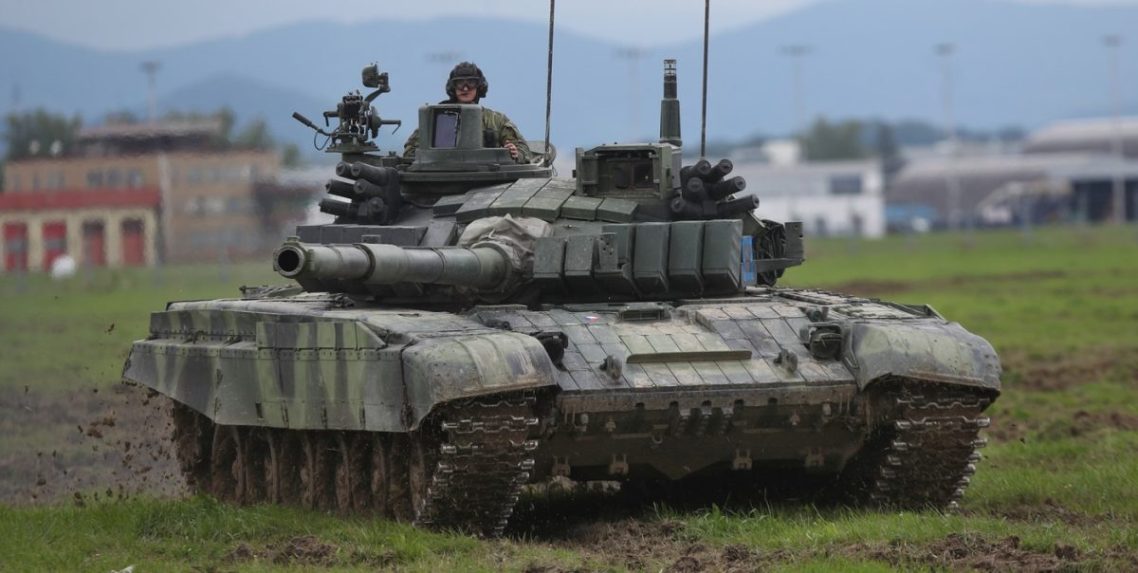 Na snímke tank T-72M4CZ.