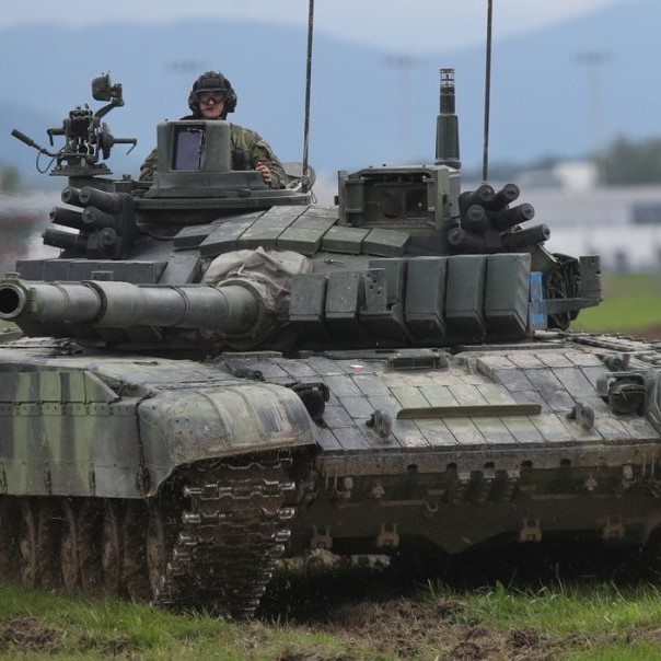 Na snímke tank T-72M4CZ.