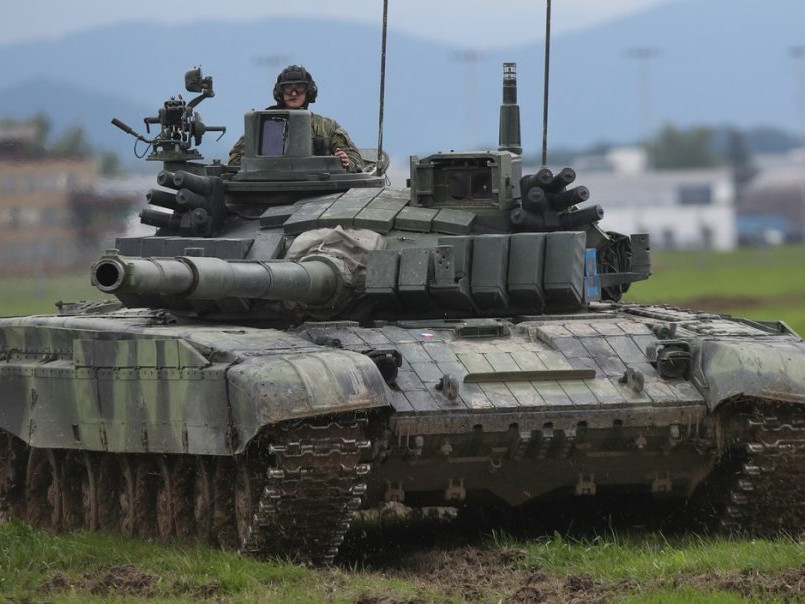 Na snímke tank T-72M4CZ.