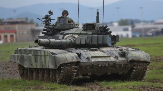 Na snímke tank T-72M4CZ.