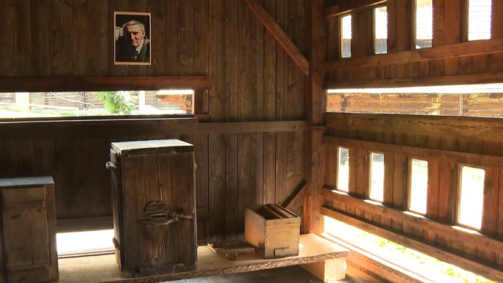 Je zázrak, že prežil dodnes: V Zuberci pribudol takmer storočný včelín, ktorý ukrýva kus histórie