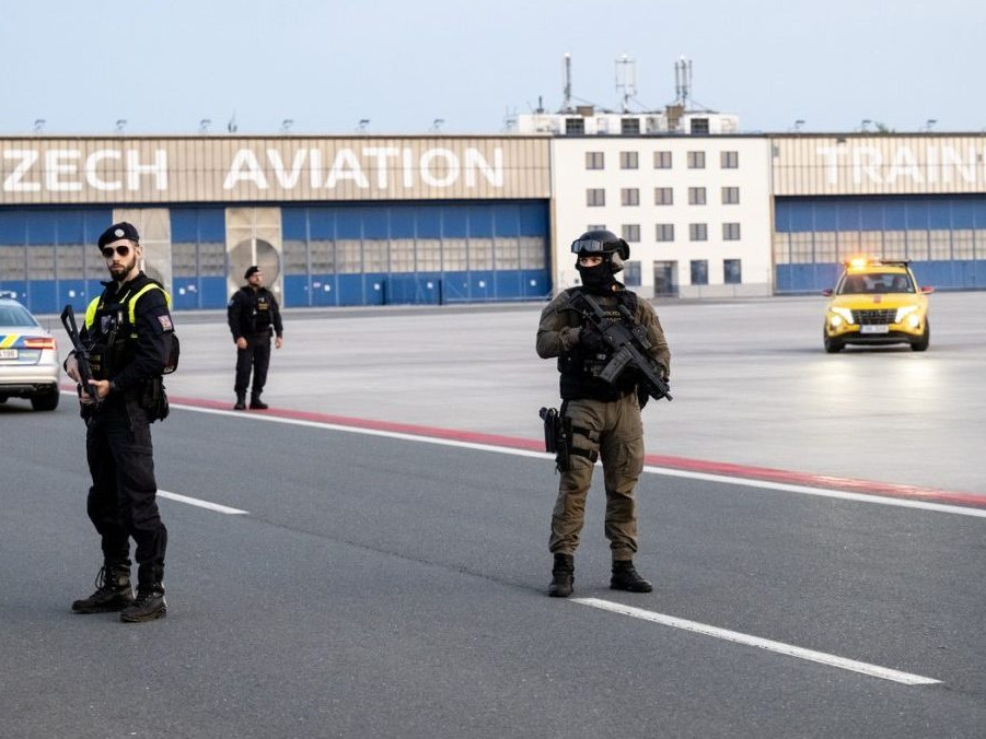 bezpečnostné zložky na pražskom letisku