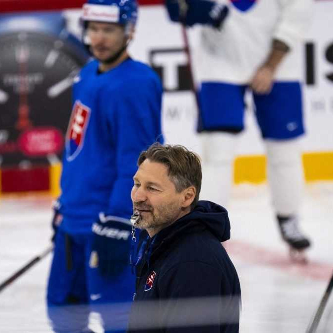 Na snímke tréner hokejovej reprezentácie SR Vladimír Országh.
