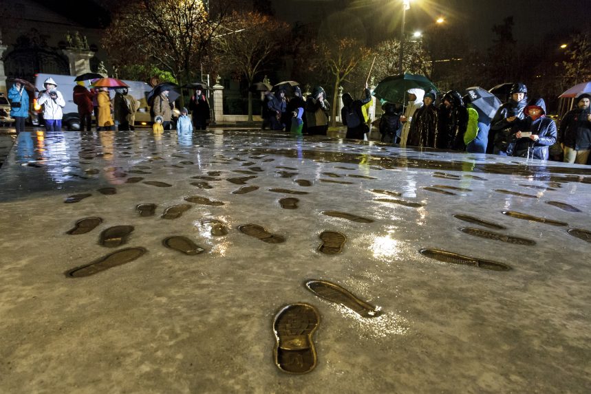 Na snímke Pamätník novembra 1989.