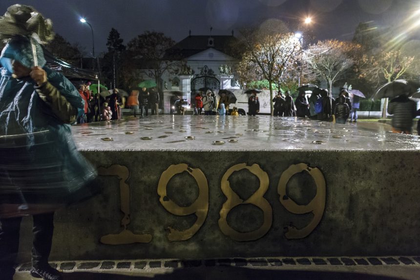 Na snímke Pamätník novembra 1989.
