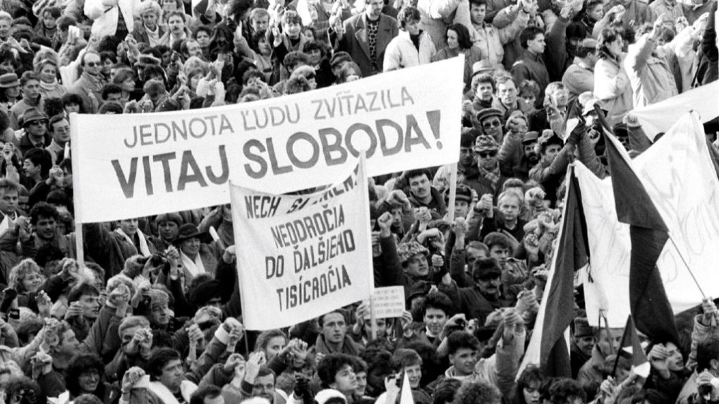 Archívna snímka z protestu na podporu generálneho štrajku v Banskej Bystrici.