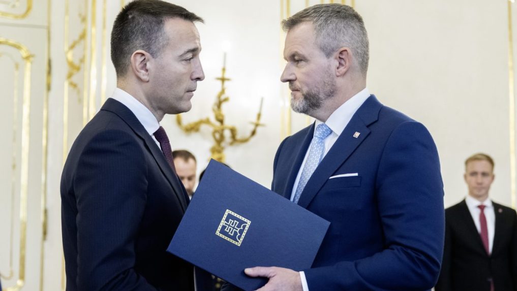Na snímke minister školstva Tomáš Drucker (Hlas-SD) a prezident Peter Pellegrini.