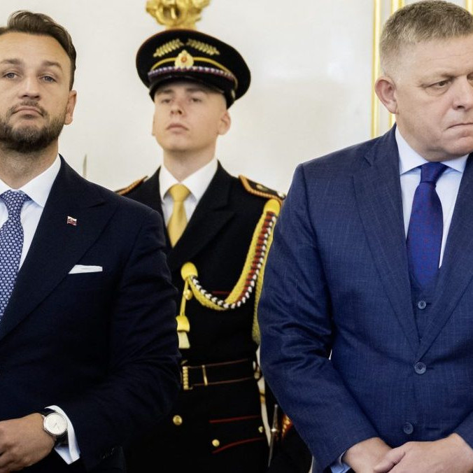Zľava Matúš Šutaj Eštok a Robert Fico.
