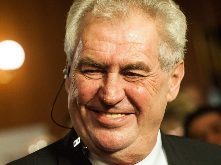 V historicky prvej priamej voľbe hlavy štátu získal Miloš Zeman v januári 2013 v druhom kole 54,8 percenta hlasov.