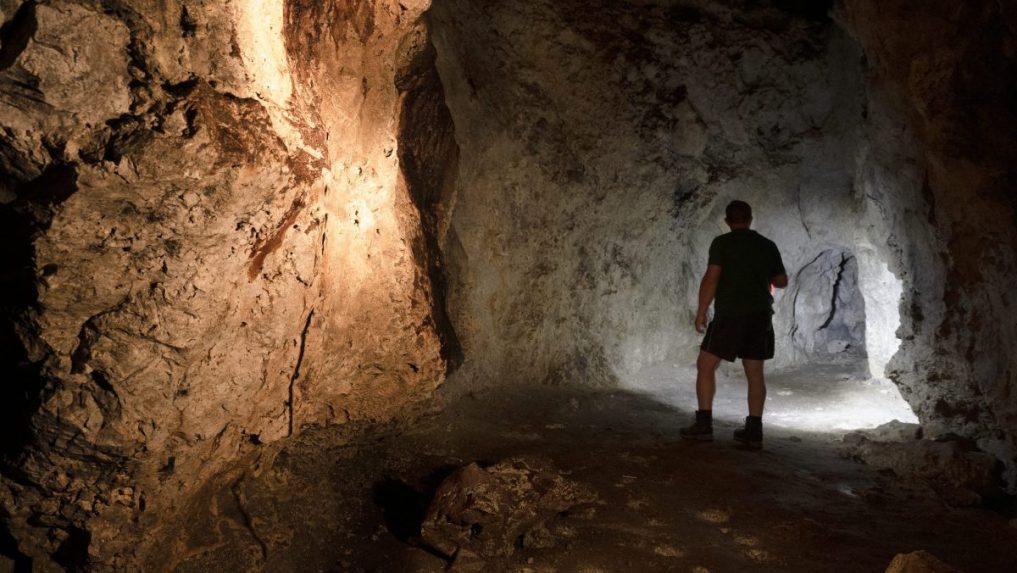 Na snímke vstup do Plaveckej jaskyne.