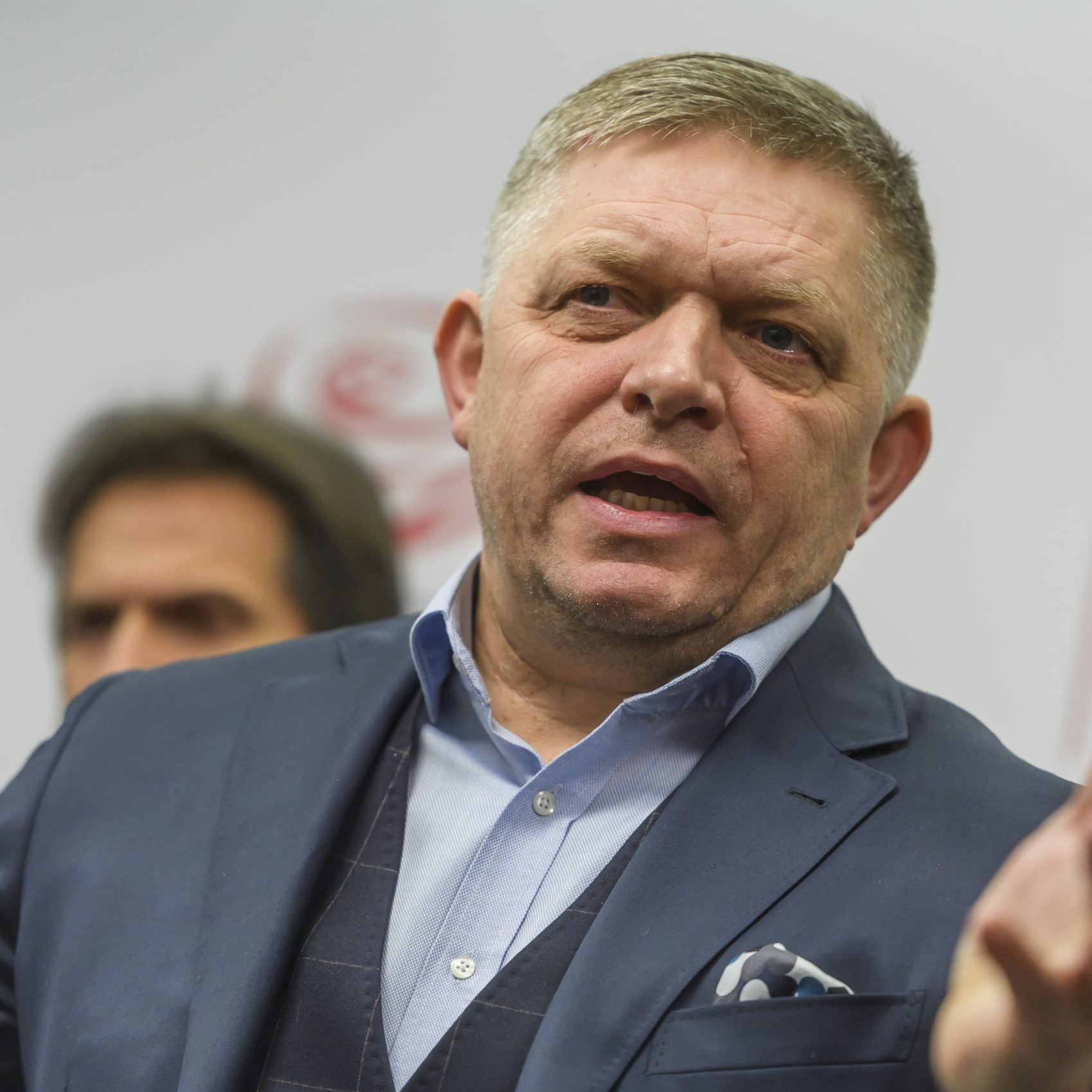 Viacerí koaliční politici porušovali zákon tým, že šírili poplašnú správu o prevrate, tvrdí SaS. Podáva trestné oznámenie