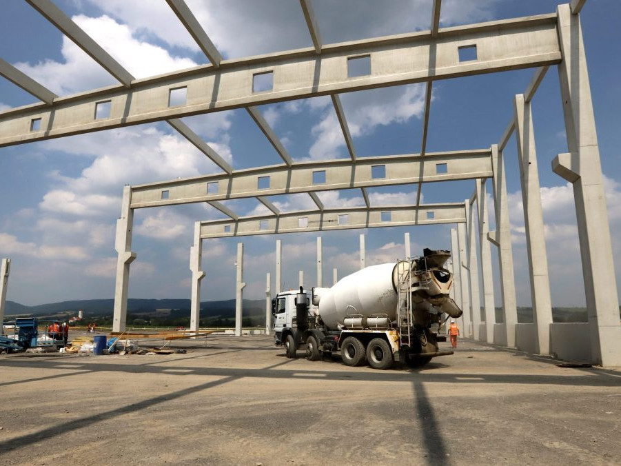 Výstavba priemyselného parku Winkelmann pri Rimavskej Sobote.