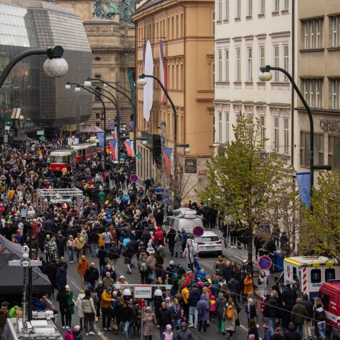 V Česku 17. november zostal dňom voľna, plánujú sa spomienkové podujatia, ale aj protesty