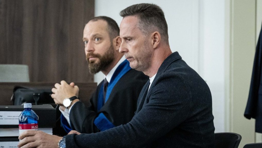 Na snímke zľava advokát Marek Para a exšéf finančnej jednotky Národnej kriminálnej agentúry (NAKA) Marián Zetocha.