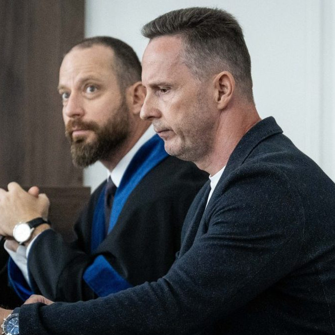 Na snímke zľava advokát Marek Para a exšéf finančnej jednotky Národnej kriminálnej agentúry (NAKA) Marián Zetocha.