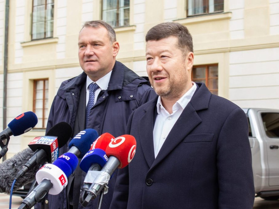 T. Okamura a R. Fiala