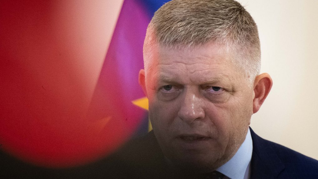 Prieskum Focus: Smer-SD klesol pod 17 percent, Republika opäť predbehla Hlas-SD, Demokrati v parlamente