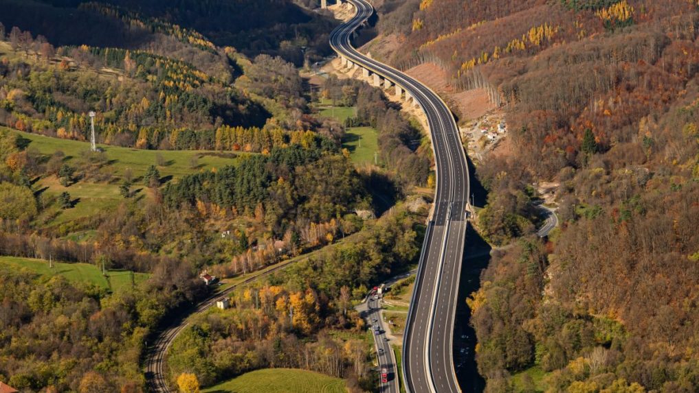 Na snímke R2 medzi Kriváňom a Mýtnou.