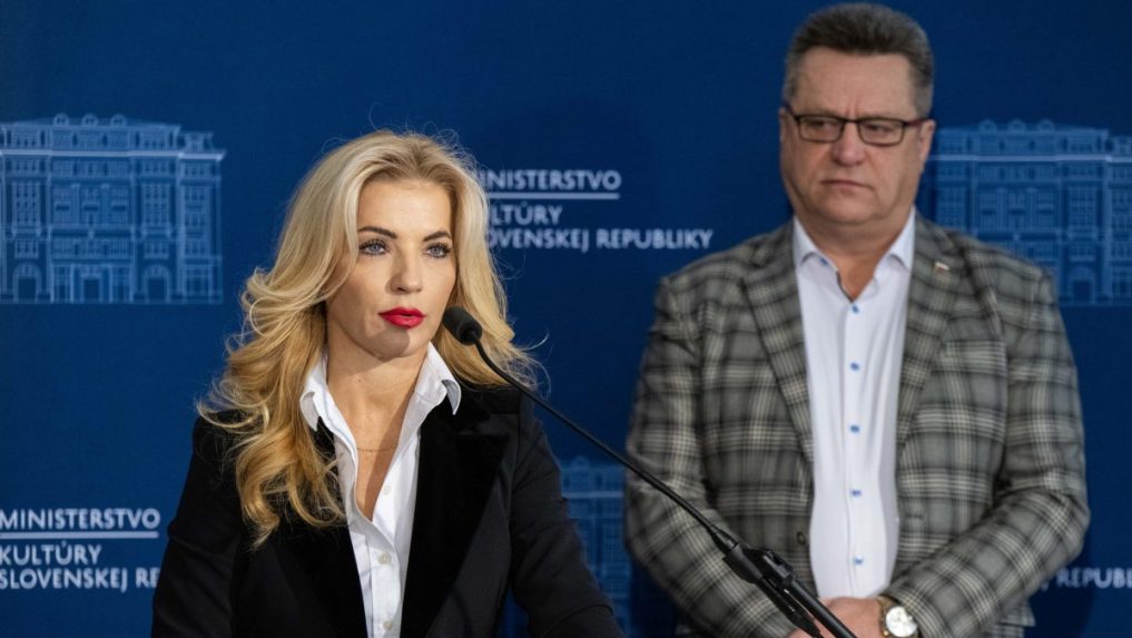 Ministerka kultúry Martina Šimkovičová a riaditeľ Fondu na podporu umenia František Kornaj.