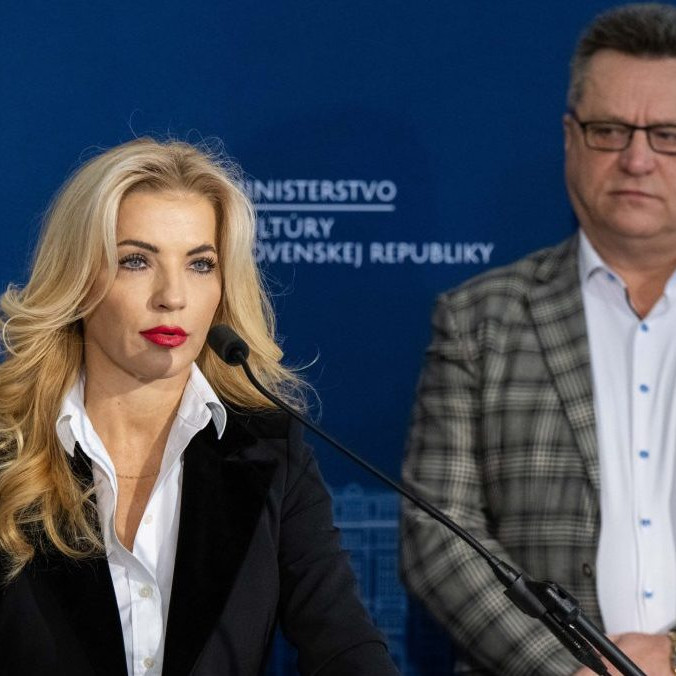 Ministerka kultúry Martina Šimkovičová a riaditeľ Fondu na podporu umenia František Kornaj.