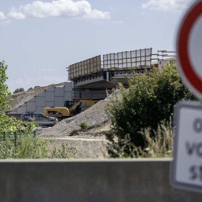 Stavebné práce na diaľnici D1 pri Bratislave.