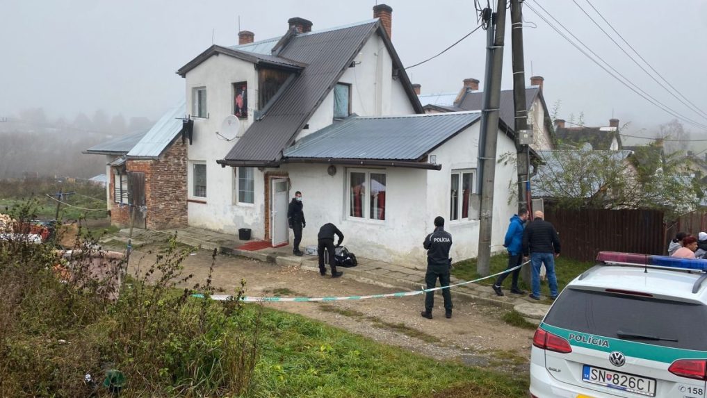 Na snímke polícia po útoku muža na dvojročné dieťa v Spišskej Novej Vsi.