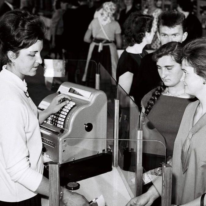 Predajňa TUZEX v Banskej Bystrici.