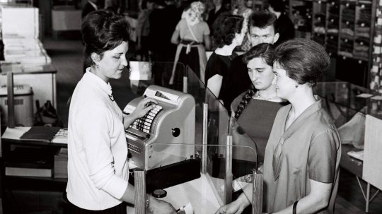 Predajňa TUZEX v Banskej Bystrici.