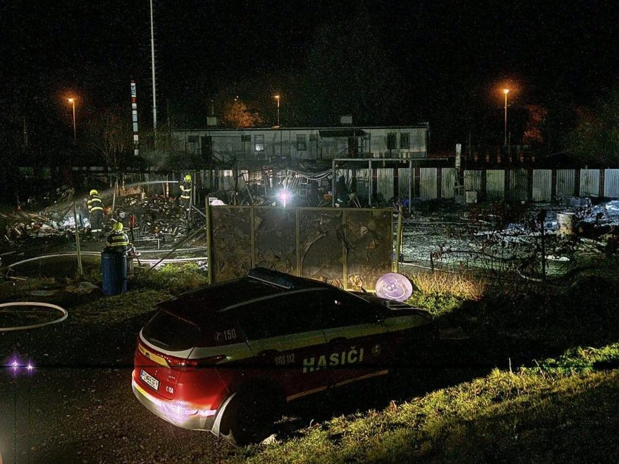 Škody po požiari predbežne vyčíslili na viac ako 100-tisíc eur.