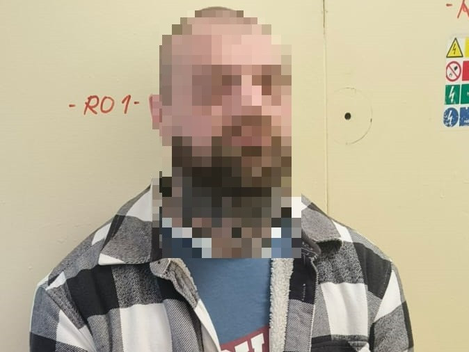 Na snímke osoba, ktorú zadržala polícia v Martine.