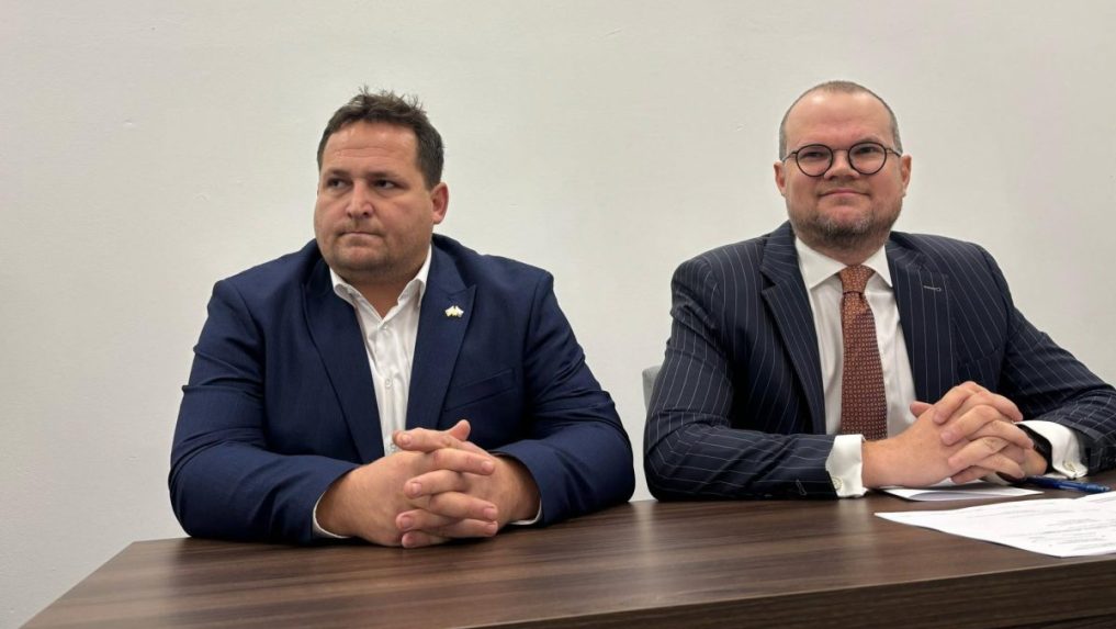 Na snímke Pavol Ďurka a jeho advokát Peter Kubina.