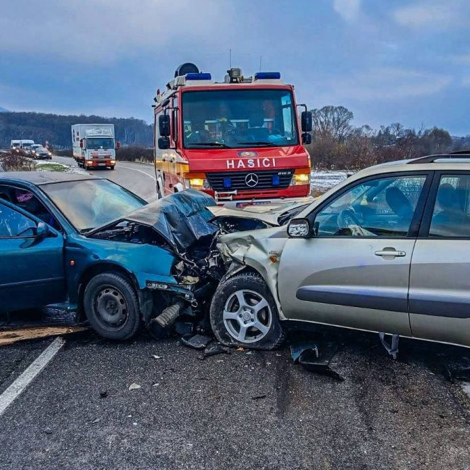 Nehoda dvoch áut pri Košiciach