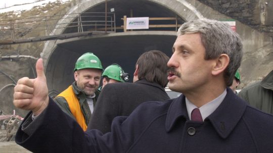 Mikuláš Dzurinda ešte ako premiér v roku 2001 počas kontrolného dňa na Branisku.