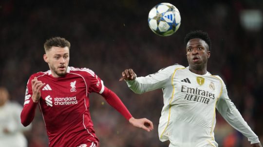 Na snímke futbalisti Liverpoolu a Realu Madrid.