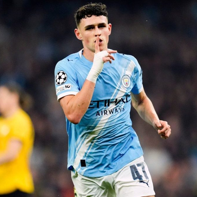 Hráč Phil Foden z Manchestru City sa teší z gólu.
