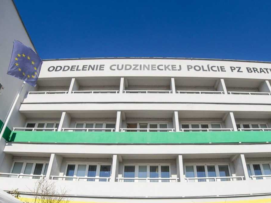 Na ilustračnej snímke budova cudzineckej polície.