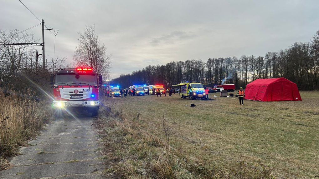 Na snÃƒÂ­mke sÃƒÂº zÃƒÂ¡chrannÃƒÂ© zloÃ…Â¾ky v blÃƒÂ­zkosti zrÃƒÂ¡Ã…Â¾ky vlakov v JuhoÃ„Âeskom kraji.