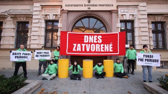 Greenpeace Slovensko blokujú rezort životného prostredia