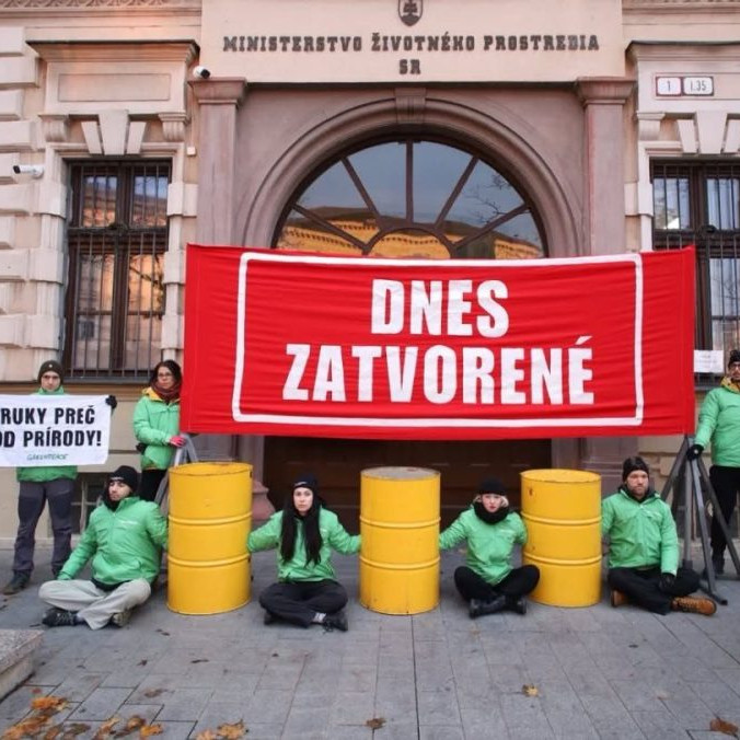 Greenpeace Slovensko blokujú rezort životného prostredia