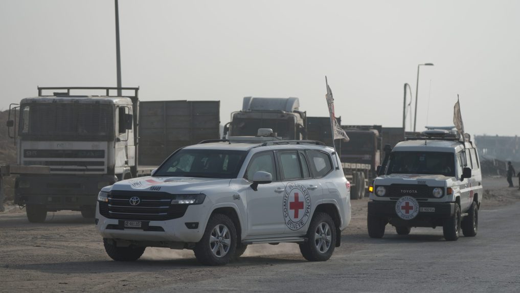 Vozidlá Červeného kríža v Gaze.