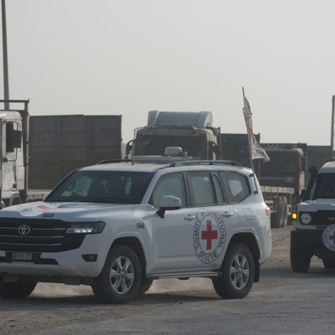 Vozidlá Červeného kríža v Gaze.