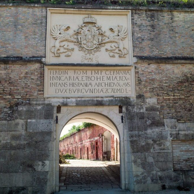 Na snímke obnovená Ferdinandova brána Starej pevnosti.