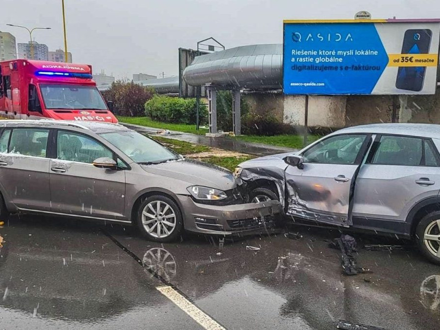 zrážka dvoch áut v Košiciach