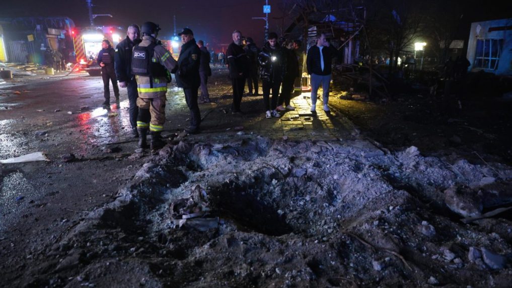 Kráter uprostred trhu v Záporoží.