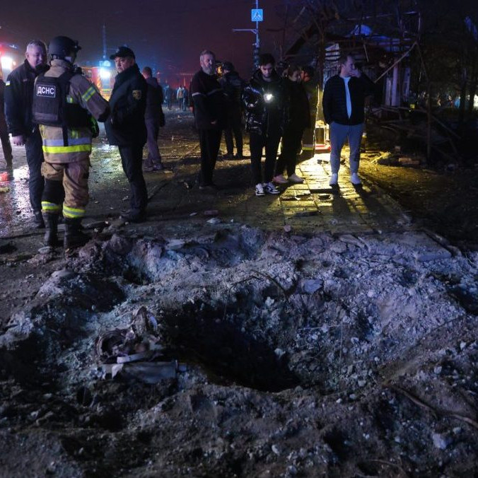 Kráter uprostred trhu v Záporoží.