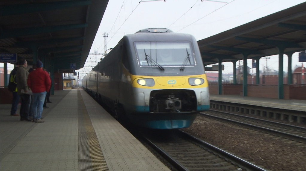 Na snímke vlak Pendolino.