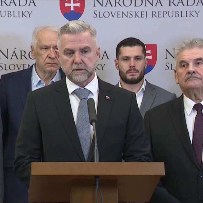 Strana Smer zvažuje o zlučovaní ďalších úradov.