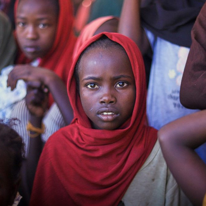 Ženy a deti v tábore, kde sa schovávajú pred nebezpečenstvom.